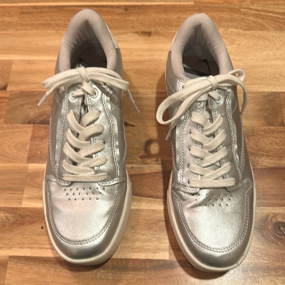 Ladies sneakers size 38